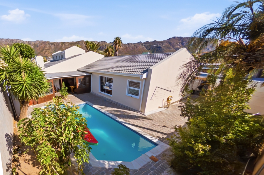 4 Bedroom Property for Sale in Bay Park Western Cape